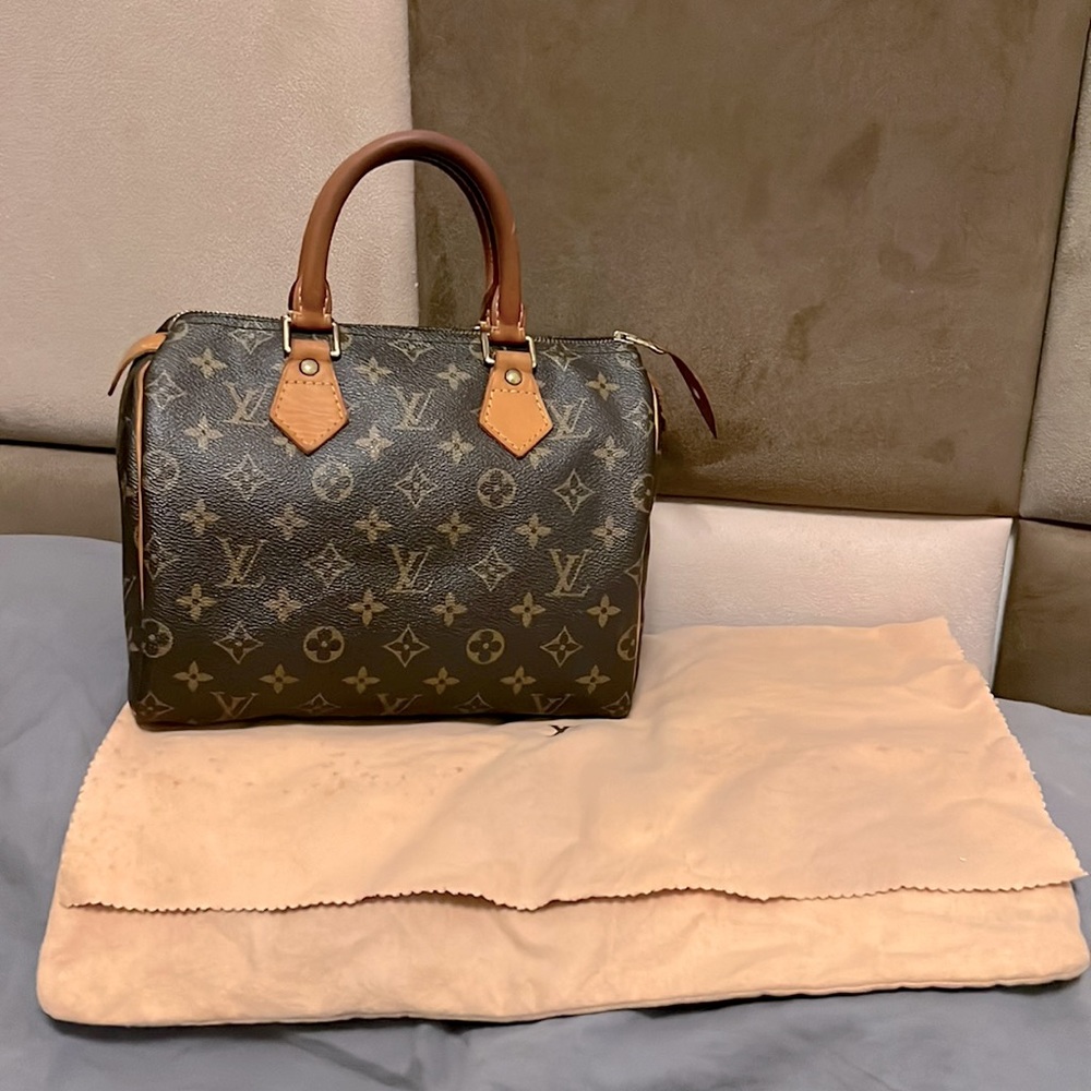 Louis Vuitton Speedy 25